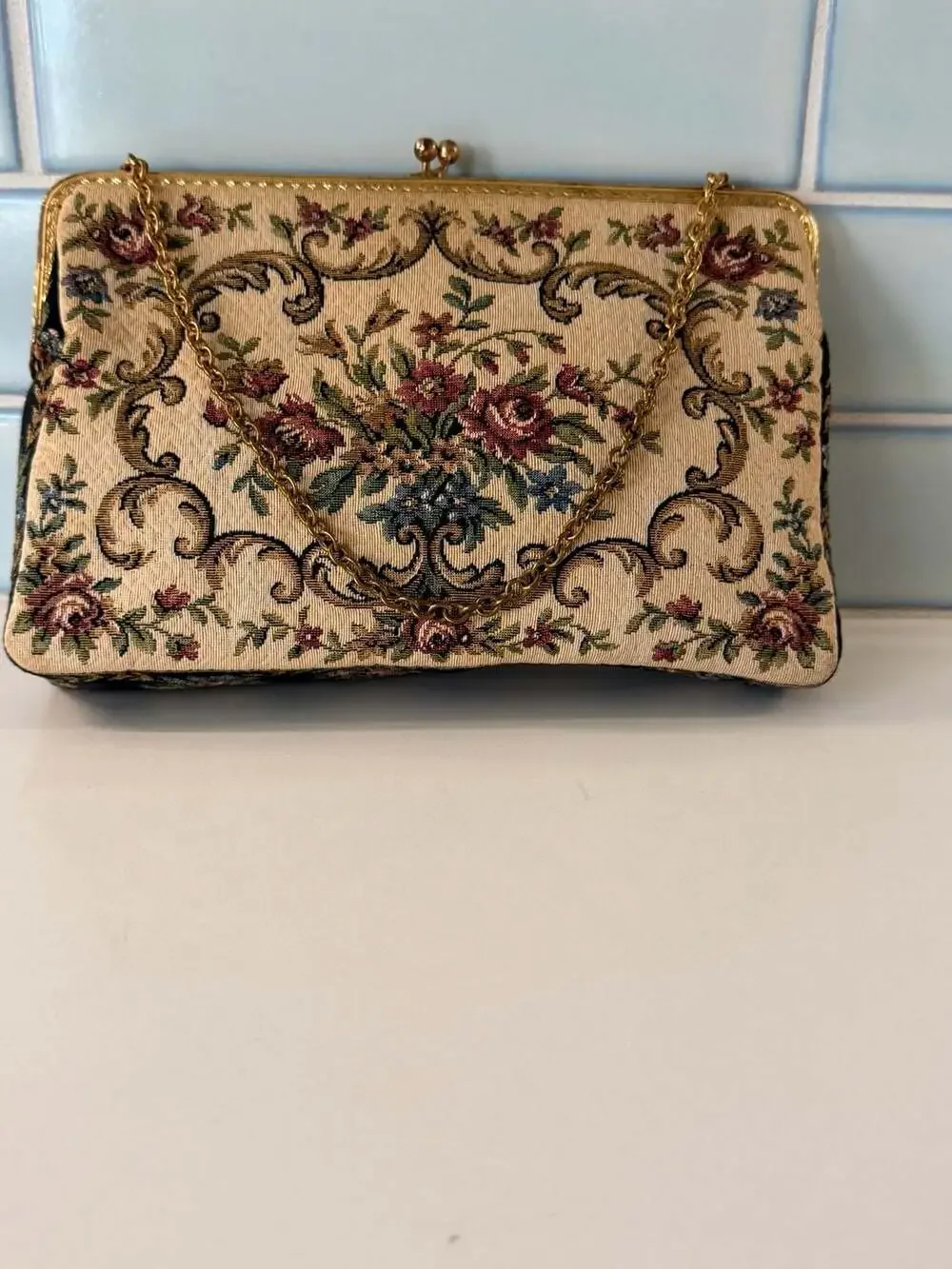 Vintage 1950s Tapestry Evening Bag - kiss Closure - brass like metal strap
